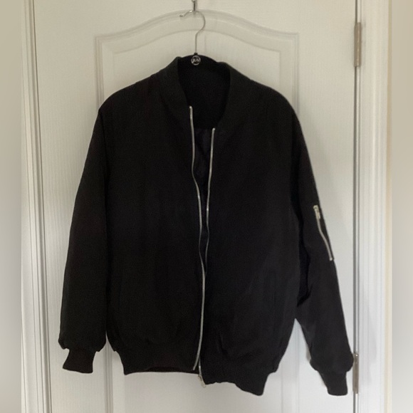 women’s black bomber jacket size small. Quilted lining in excellent condition. - Picture 1 of 4